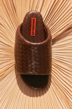 Wovenwoven bubble slide