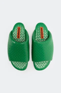 Wovenwoven bubble slide