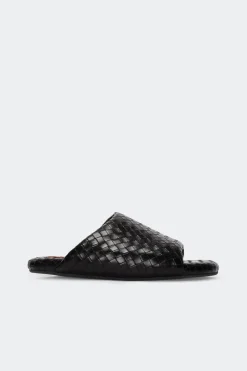 Wovenwoven bubble slide