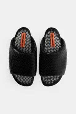 Wovenwoven bubble slide